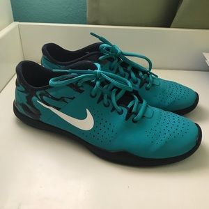 Women’s Nike studio trainers